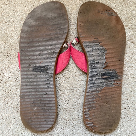 Guess flip flops - Picture 2 of 3